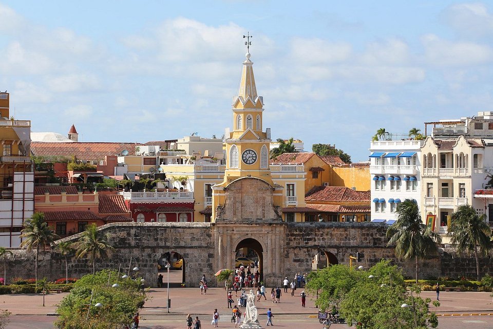 Torre del Reloj, puerta principal de la ciudad amurallada de Cartagena