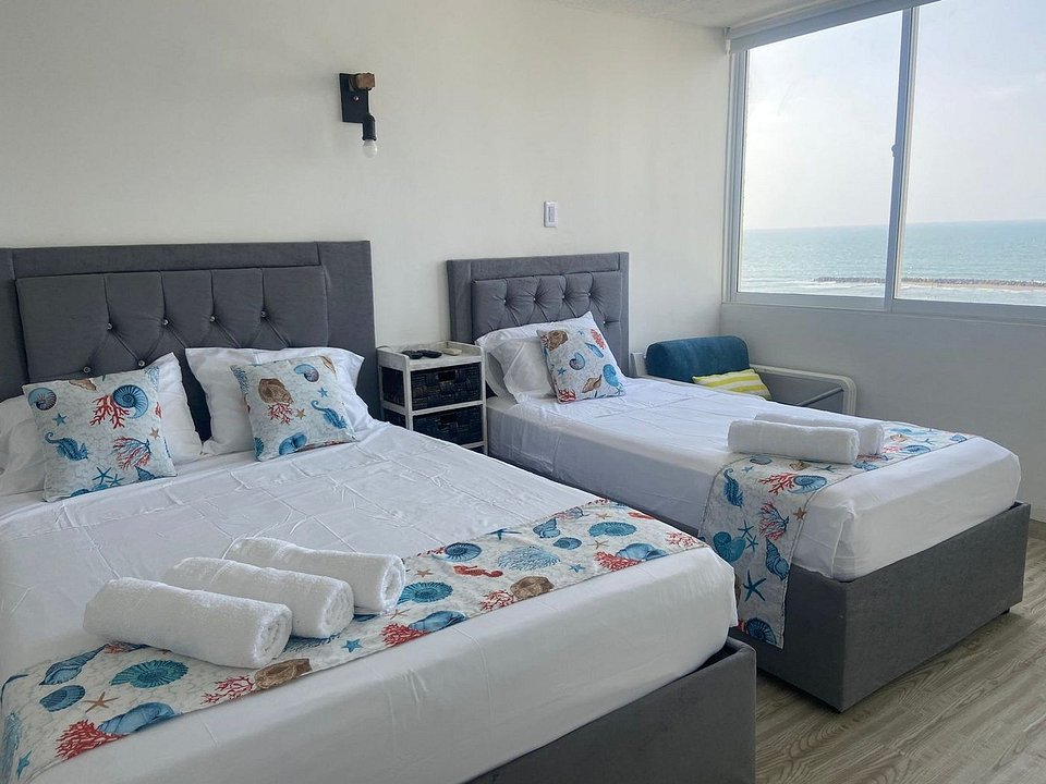 Dormitorio con dos camas en el apartamento Fragata