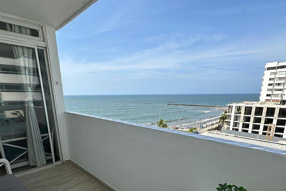 Balcón del apartamento Fragata con el mar y la playa de El Laguito